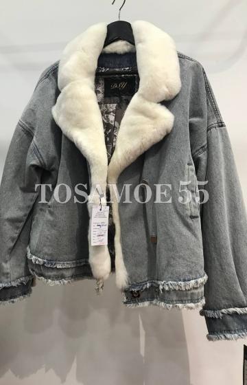 Джинсовая короткая парка с белым мехом кролика